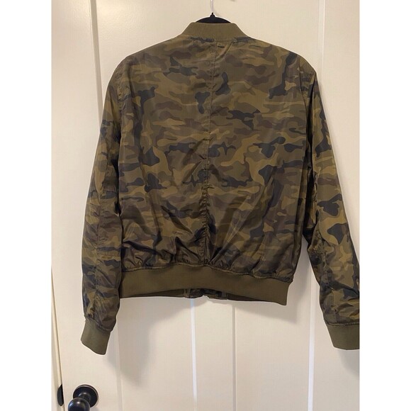 Xhilaration women’s/junior bomber Camo jacket Size Medium - Picture 6 of 6